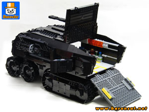 Lego moc Bat-Tank Tailgate Open