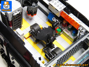 Lego moc Bat-Tank Batpod & chemistry desk