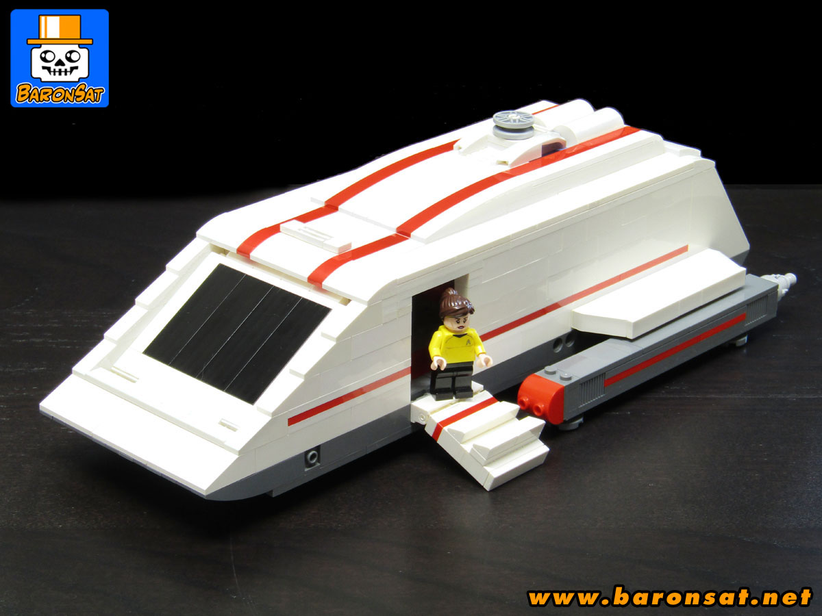 Lego-moc-Diplomatic-Shuttle